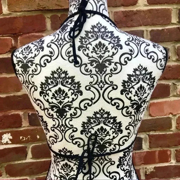 Black Color Embroidered Accent Spaghetti Strap Pink Lined String Bikini Top (M) - Picture 5 of 8